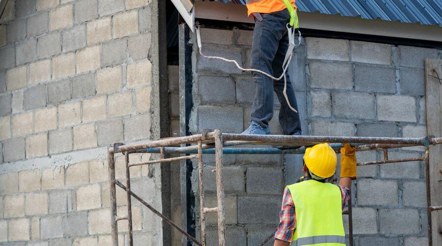 Professional gutter cleaning in Brownsville, CA